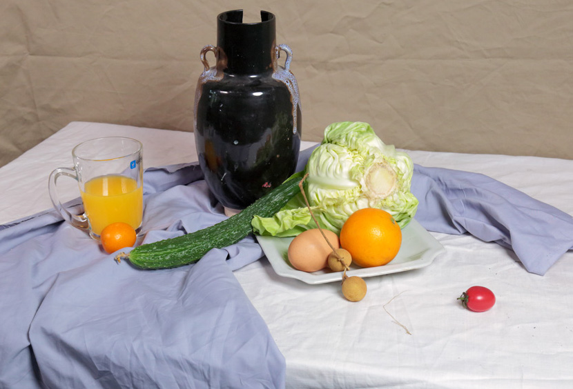 小色稿步骤:以重色罐子和蔬菜为主的冷色调静物